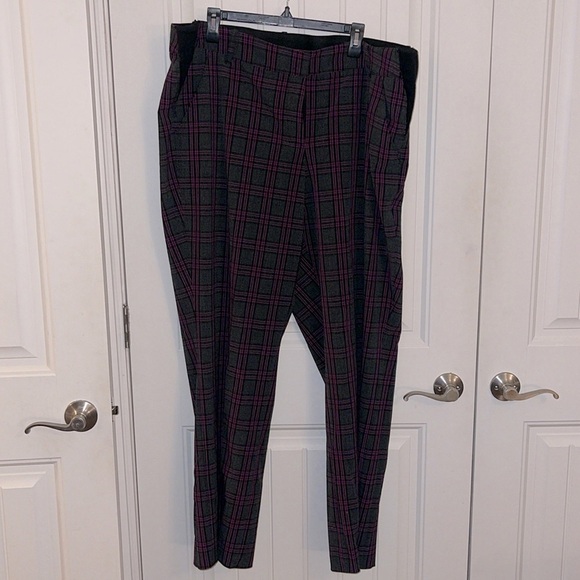 Lane‎ Bryant Women’s Slacks  20R plaid gray & purple Zipper expanded waistband . - Picture 1 of 13